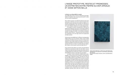 Dans l'espace : poussières, points, trames et chatoiements