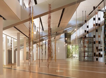 The constant inequality of Leonor's days*