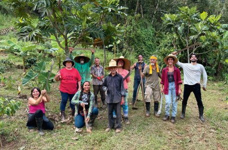 We Place Life at the Center / Situamos la vida en el centro