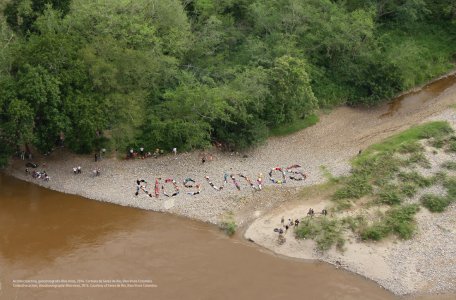 We Place Life at the Center / Situamos la vida en el centro