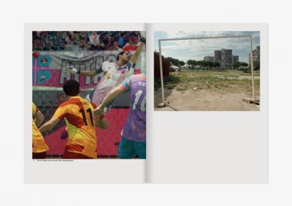 Who doesn't jump up! / Chi non salta